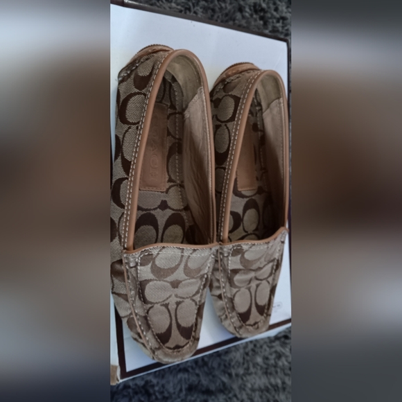 Coach flats - Picture 4 of 16